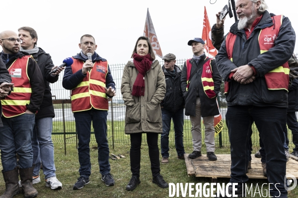 Sophie Binet, piquet de grève devant Storengy