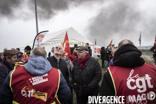 Sophie Binet, piquet de grève devant Storengy