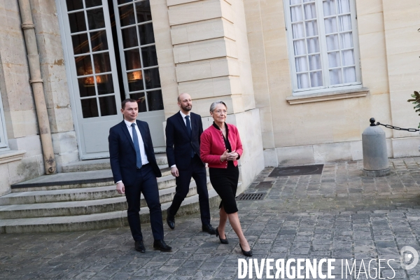 Elisabeth borne recoit les partenaires sociaux