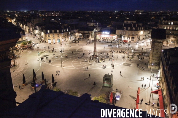 Bordeaux, Place de la Victoire la nuit.