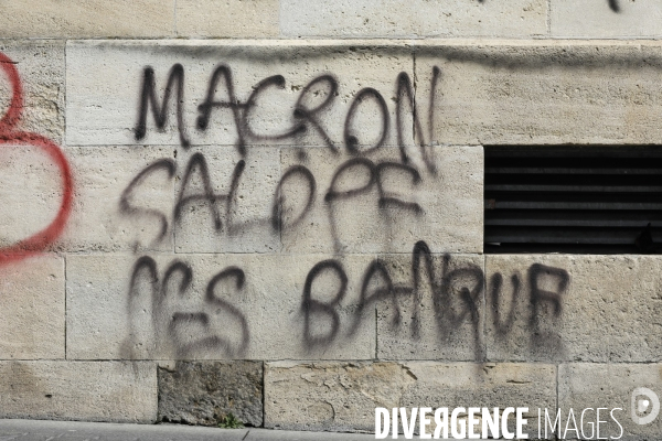 Tags et graffitis pendant les manifestations contre la réforme des retraites.