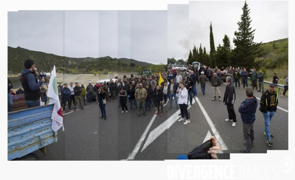 Guerre de l eau: Premiere manifestation agricole