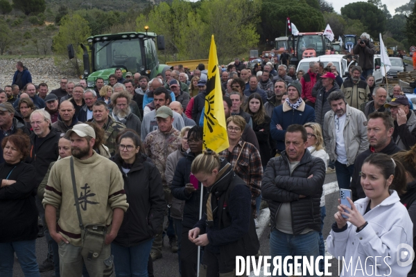 Guerre de l eau: Premiere manifestation agricole