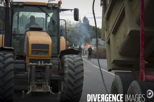 Guerre de l eau: Premiere manifestation agricole