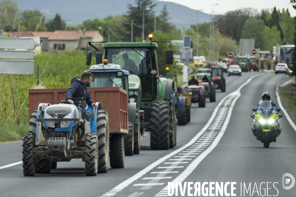Guerre de l eau: Premiere manifestation agricole