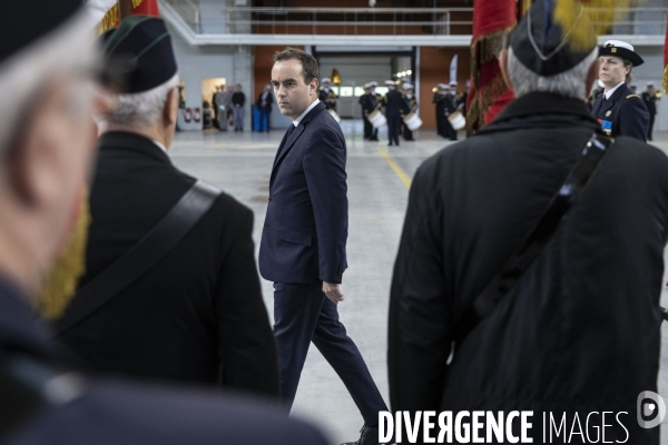 Sébastien Lecornu, ministre des Armées, sur la base aérienne 105 d Évreux