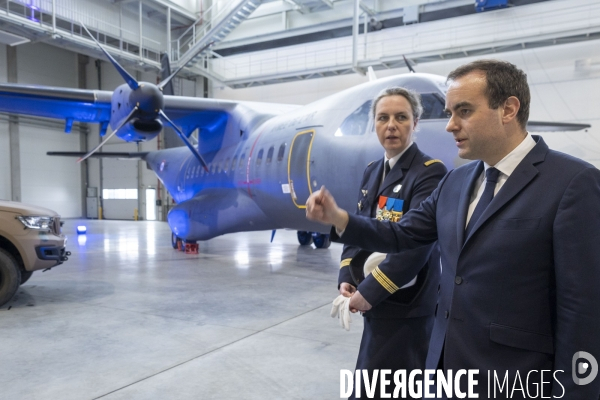 Sébastien Lecornu, ministre des Armées, sur la base aérienne 105 d Évreux