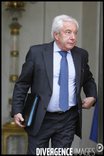 Sortie du conseil des ministres