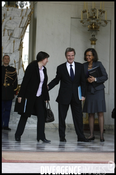 Sortie du conseil des ministres