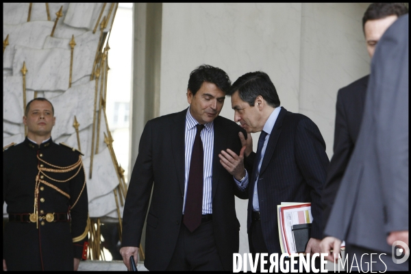 Sortie du conseil des ministres