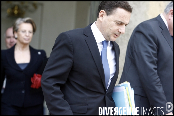 Sortie du conseil des ministres