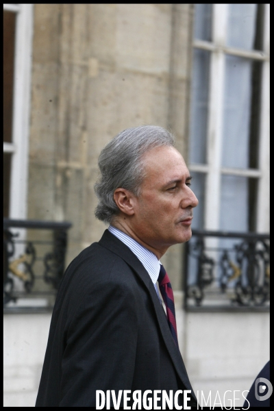 Sortie du conseil des ministres