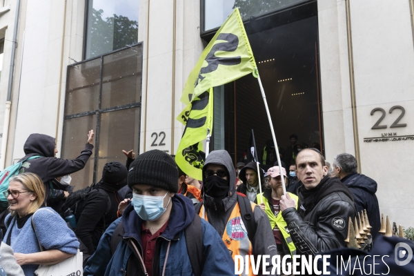 Reforme des retraites - AG Cheminots et envahissement du siege de LVMH