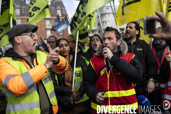 Reforme des retraites - AG Cheminots et envahissement du siege de LVMH