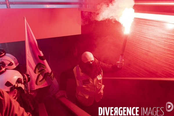 Reforme des retraites - AG Cheminots et envahissement du siege de LVMH