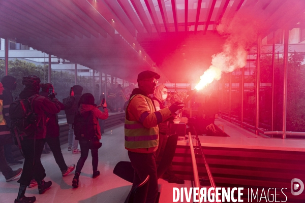 Reforme des retraites - AG Cheminots et envahissement du siege de LVMH