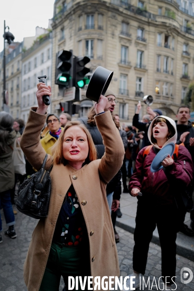 Concert de casserole en marge de l allocution d emmanuel macron