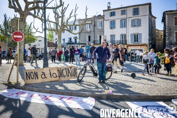 Ganges - Protestation contre la visite d E.Macron