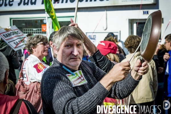 Ganges - Protestation contre la visite d E.Macron