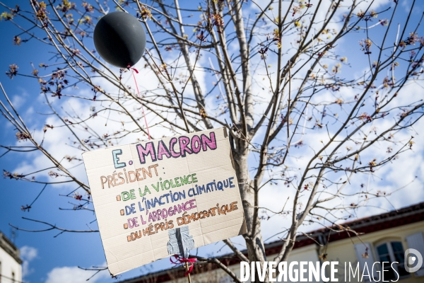 Ganges - Protestation contre la visite d E.Macron