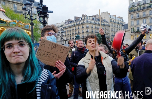 Pour qui résonnent les casseroles ce soir à 20H ? Pour Emmanuel Macron.