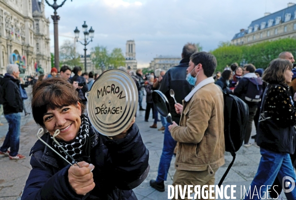 Pour qui résonnent les casseroles ce soir à 20H ? Pour Emmanuel Macron.