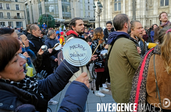 Pour qui résonnent les casseroles ce soir à 20H ? Pour Emmanuel Macron.