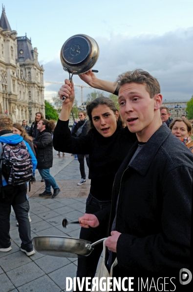 Pour qui résonnent les casseroles ce soir à 20H ? Pour Emmanuel Macron.