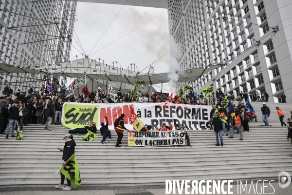 AG des cheminots de gare de Lyon et envahissement du siege d EURONEXT a la Defense