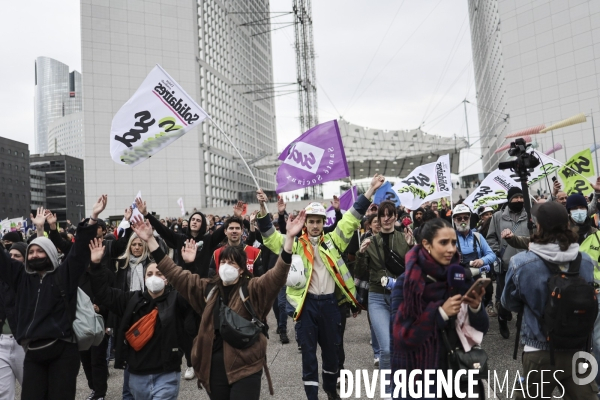 AG des cheminots de gare de Lyon et envahissement du siege d EURONEXT a la Defense