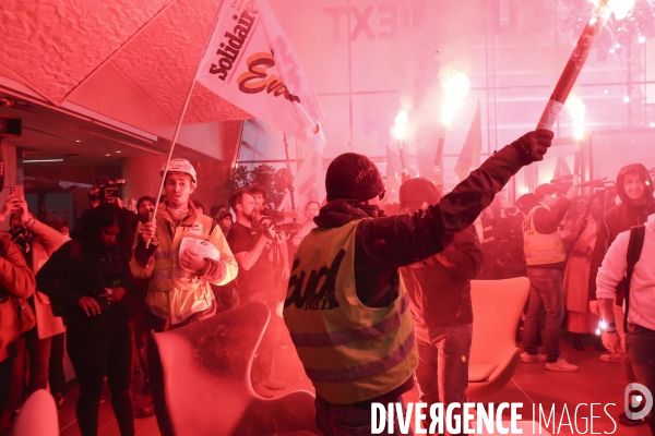 AG des cheminots de gare de Lyon et envahissement du siege d EURONEXT a la Defense