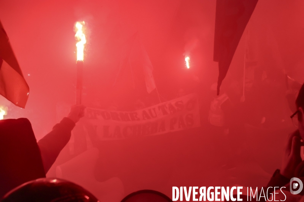 AG des cheminots de gare de Lyon et envahissement du siege d EURONEXT a la Defense