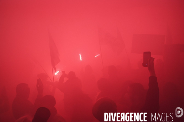 AG des cheminots de gare de Lyon et envahissement du siege d EURONEXT a la Defense