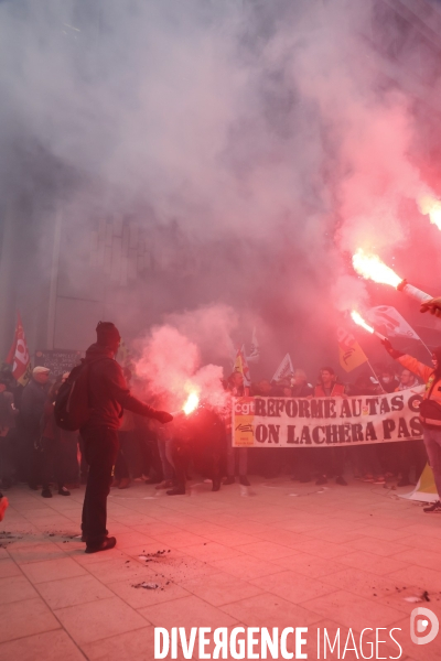 AG des cheminots de gare de Lyon et envahissement du siege d EURONEXT a la Defense