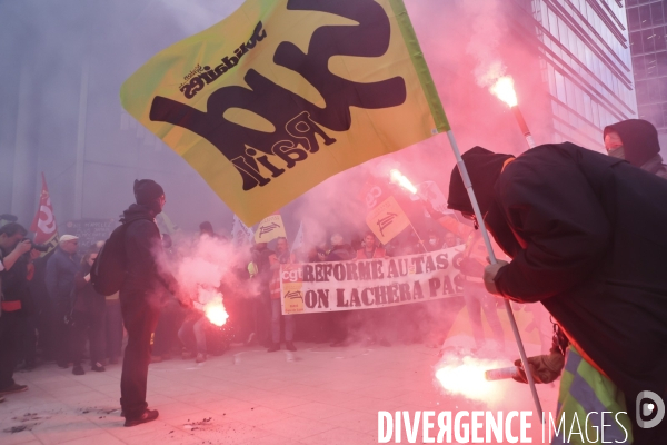 AG des cheminots de gare de Lyon et envahissement du siege d EURONEXT a la Defense