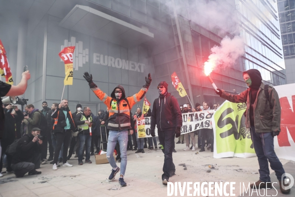 AG des cheminots de gare de Lyon et envahissement du siege d EURONEXT a la Defense