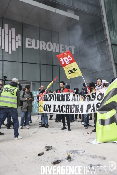 AG des cheminots de gare de Lyon et envahissement du siege d EURONEXT a la Defense