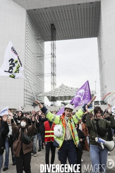 AG des cheminots de gare de Lyon et envahissement du siege d EURONEXT a la Defense