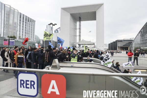 AG des cheminots de gare de Lyon et envahissement du siege d EURONEXT a la Defense