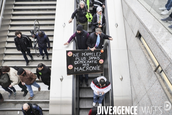 AG des cheminots de gare de Lyon et envahissement du siege d EURONEXT a la Defense