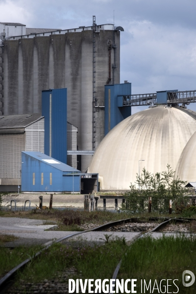 Illustrations silos à grain