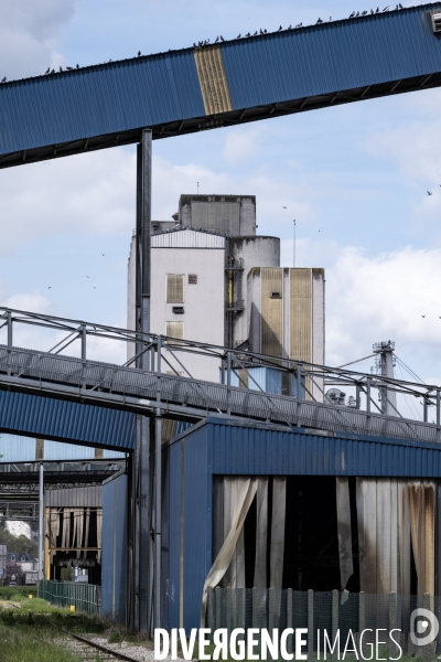 Illustrations silos à grain