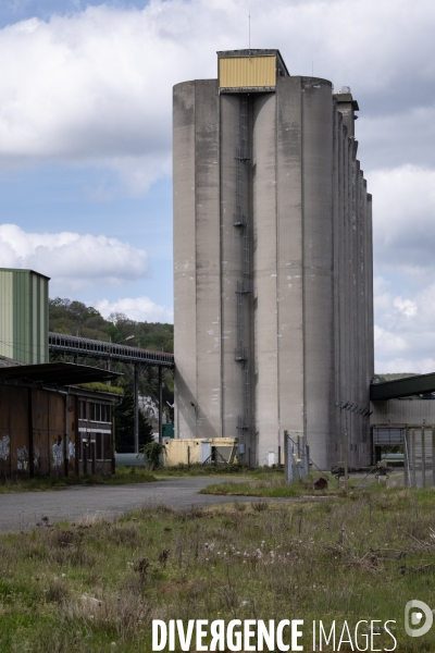 Illustrations silos à grain