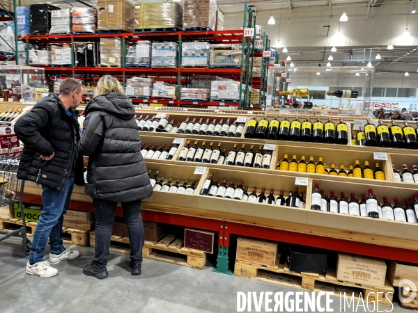 Shopping dans un magasin Costco, entrepot hard discount