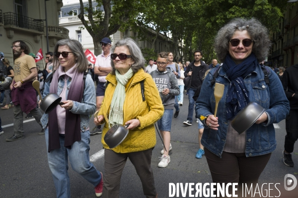 Premier Mai, muguet slogans et casseroles..