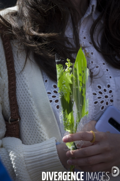 Premier Mai, muguet slogans et casseroles..