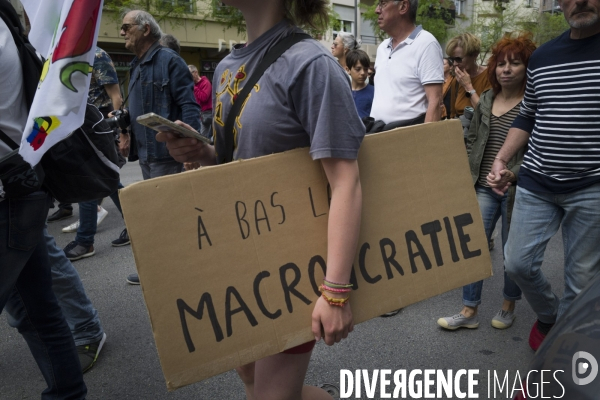 Premier Mai, muguet slogans et casseroles..