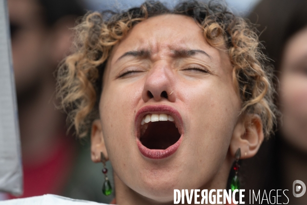 Regards de manifestantes. 1er mai.
