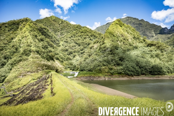 Barrage hydroelectrique de la vallee de la Papenoo (Ile de Tahiti)