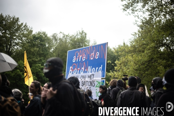 Les soulèvements de la terre contre le projet de l autoroute A134/A133 au festival des bâtons dans les routes.